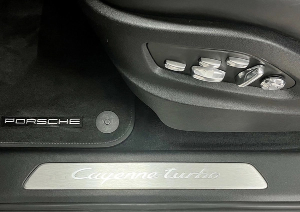 Porsche Cayenne cena 399000 przebieg: 101861, rok produkcji 2018 z Kleszczele małe 781